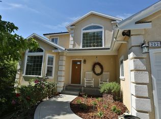 202 Warbler Ct, Paso Robles, CA 93446