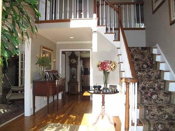 2nd image of 29 Park Dr