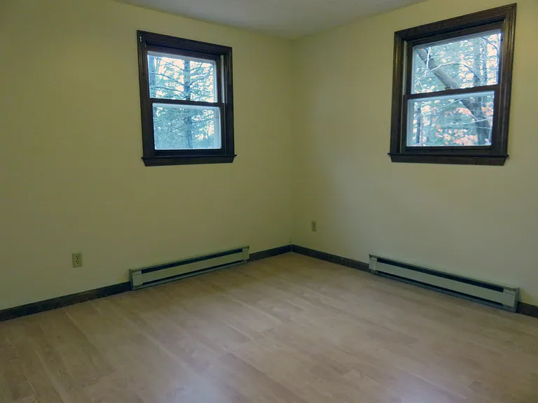 665 Memorial Dr — Photo 6
