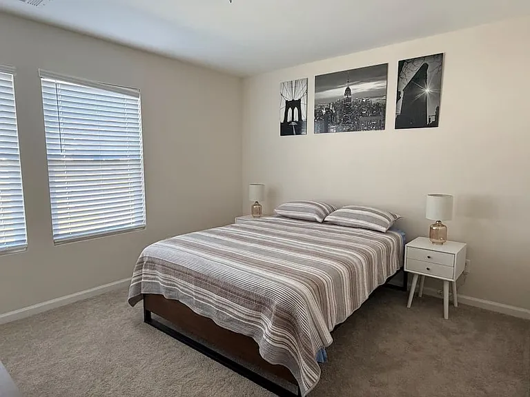 301 Long Grove Ln — Photo 5