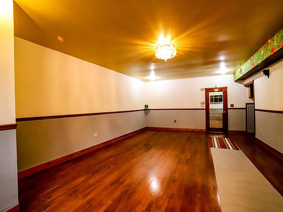 4th image of 1859 W Dickens Ave