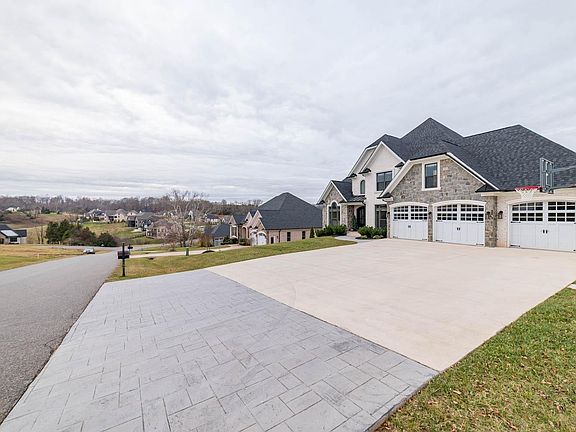 2nd image of 1384 Lake Manor Dr