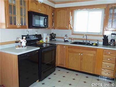 5th image of 223 Hazelwood Ave