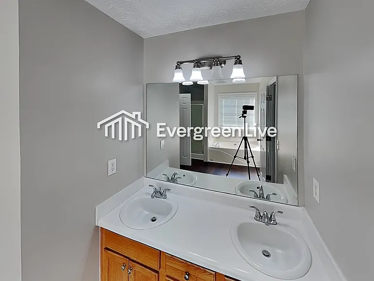 105 Hugh Dr — Photo 11