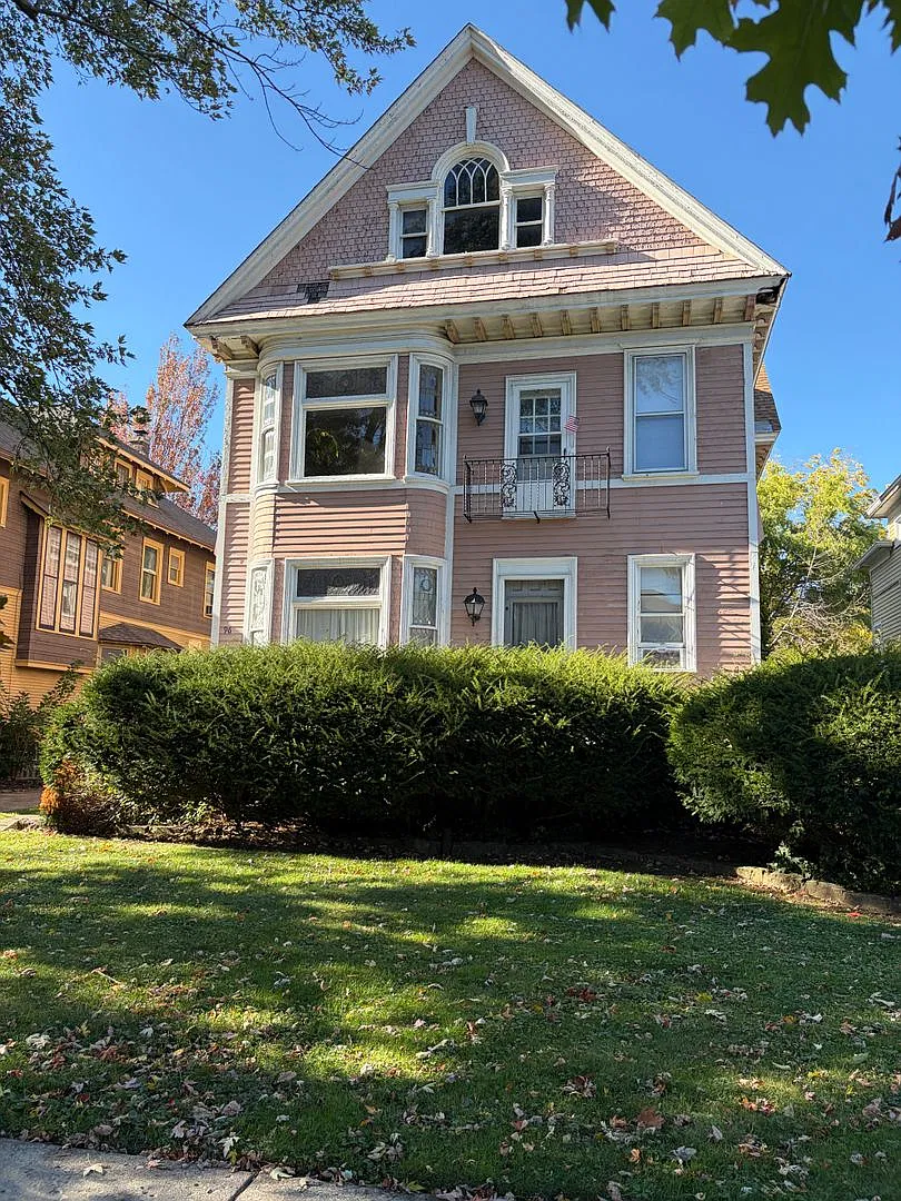 96 Crescent — Photo 1