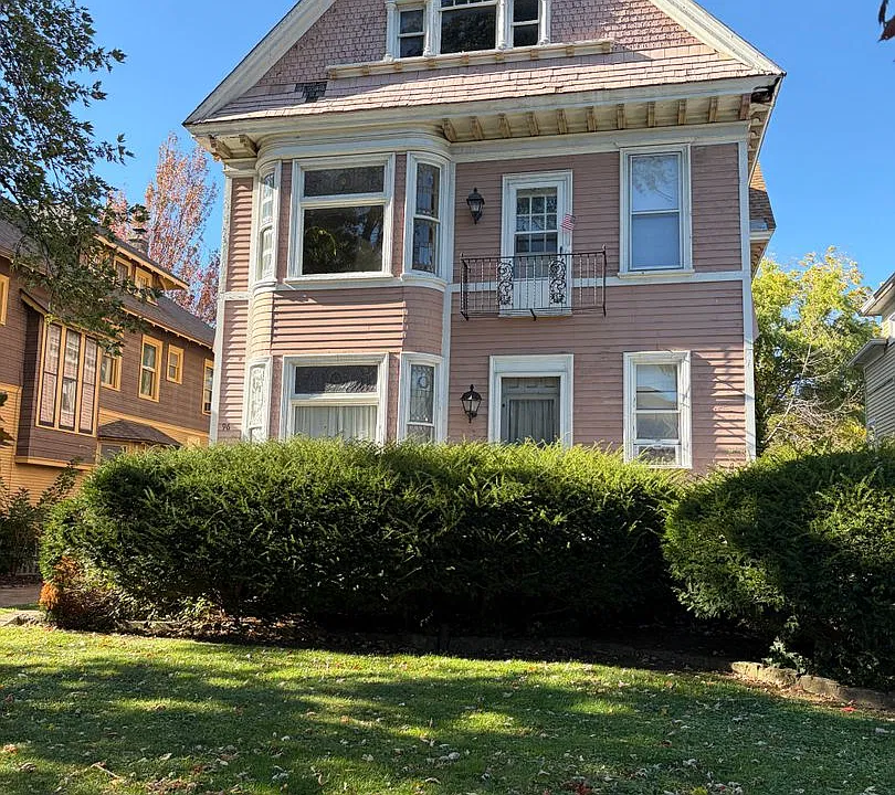 96 Crescent Ave
