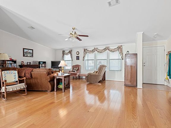 4th image of 961 Baethge Blvd