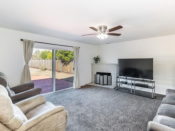 3rd image of 1513 Colwood Drive