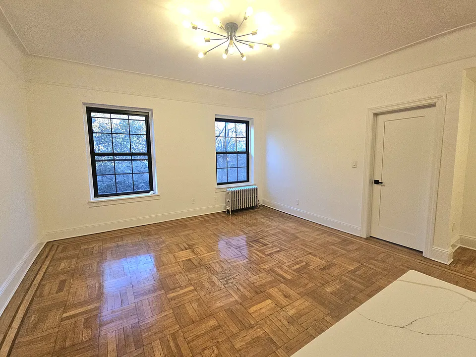 360 Clinton St #4