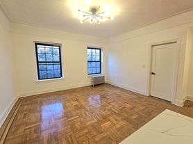 360 Clinton St, Brooklyn, NY