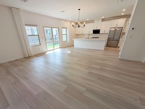 3rd image of 600 N Carriage Hill Dr #1087