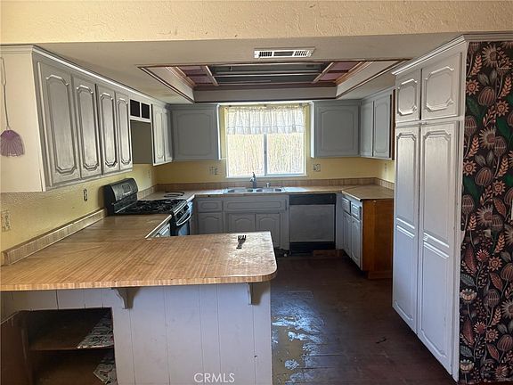 2nd image of 41927 Jennifer Ave