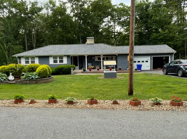 37 Tewksbury Rd, Hampstead, NH 03841