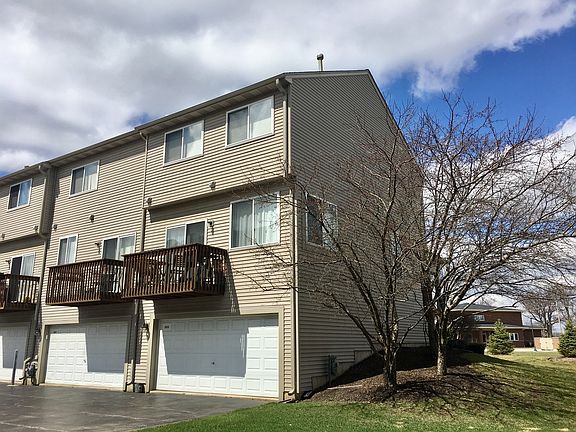 2nd image of 882 Cherry Creek Dr