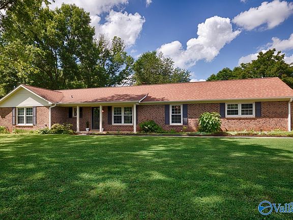 3rd image of 111 Flowerwood Dr