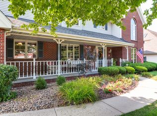 2204 Berry Ln, Bloomington, IL 61704