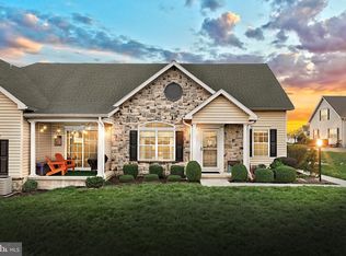 14 Dolomite Dr #21D, York, PA 17408