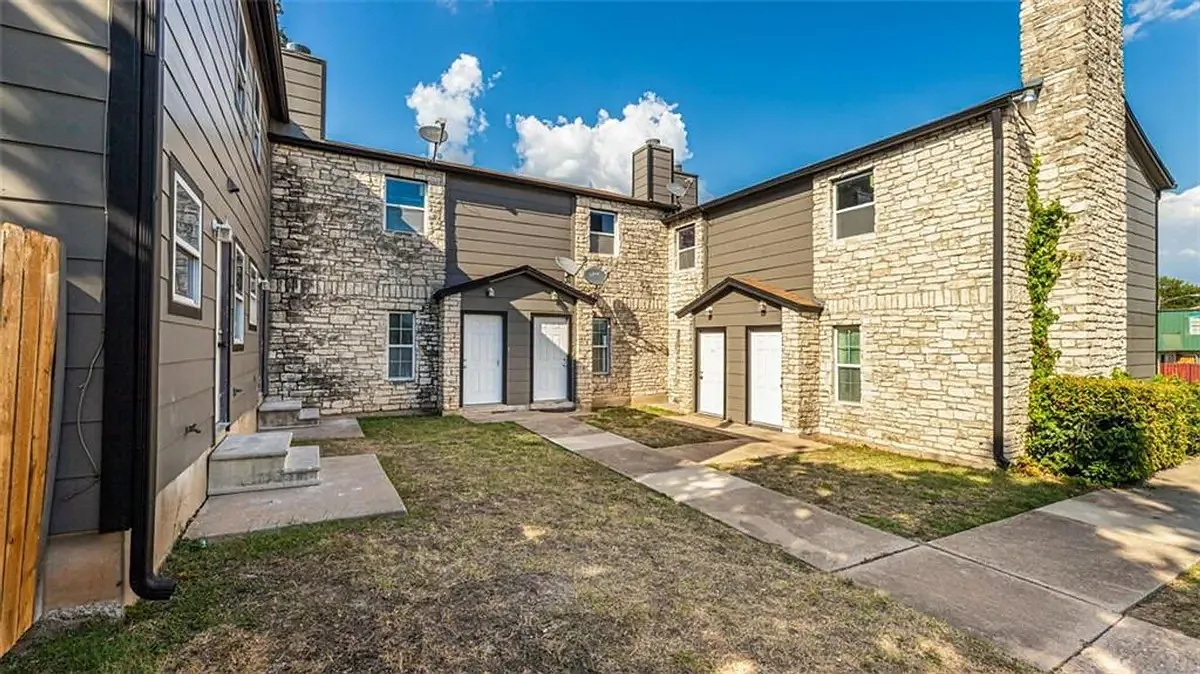 1 bed, 500 sqft, $1,050 — Photo 1