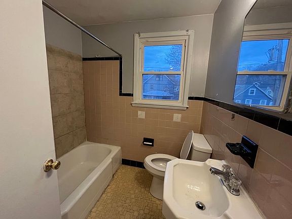 3rd image of 405-09 Fitch St #6