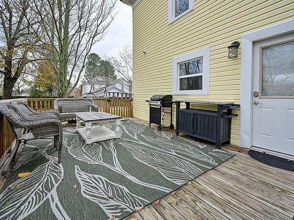 5th image of 604 10th St