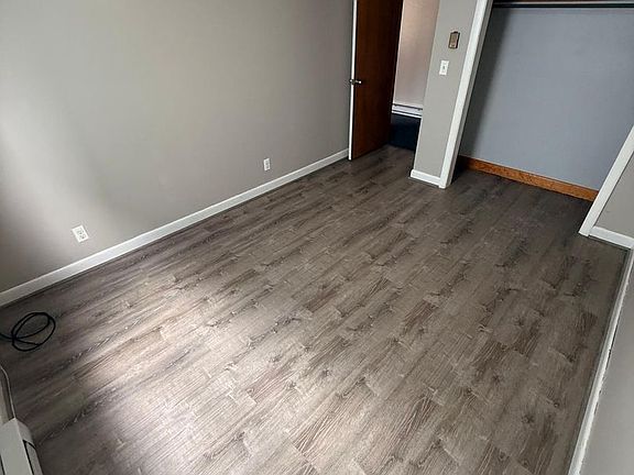 5th image of 122 Main St APT 1