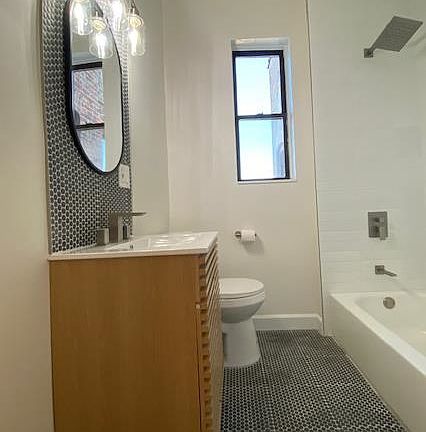 3rd image of 275 Harrison Ave APT E5
