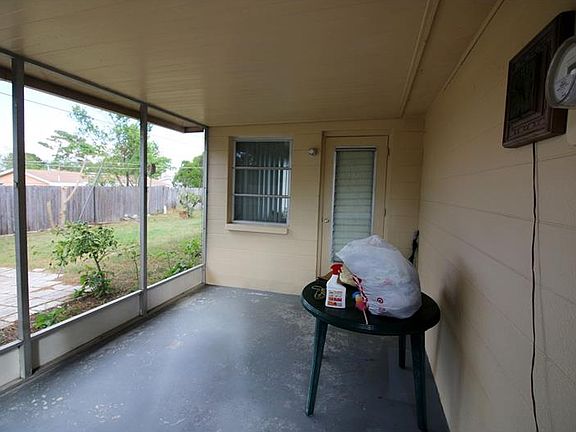 3rd image of 4131 Oakfield Ave