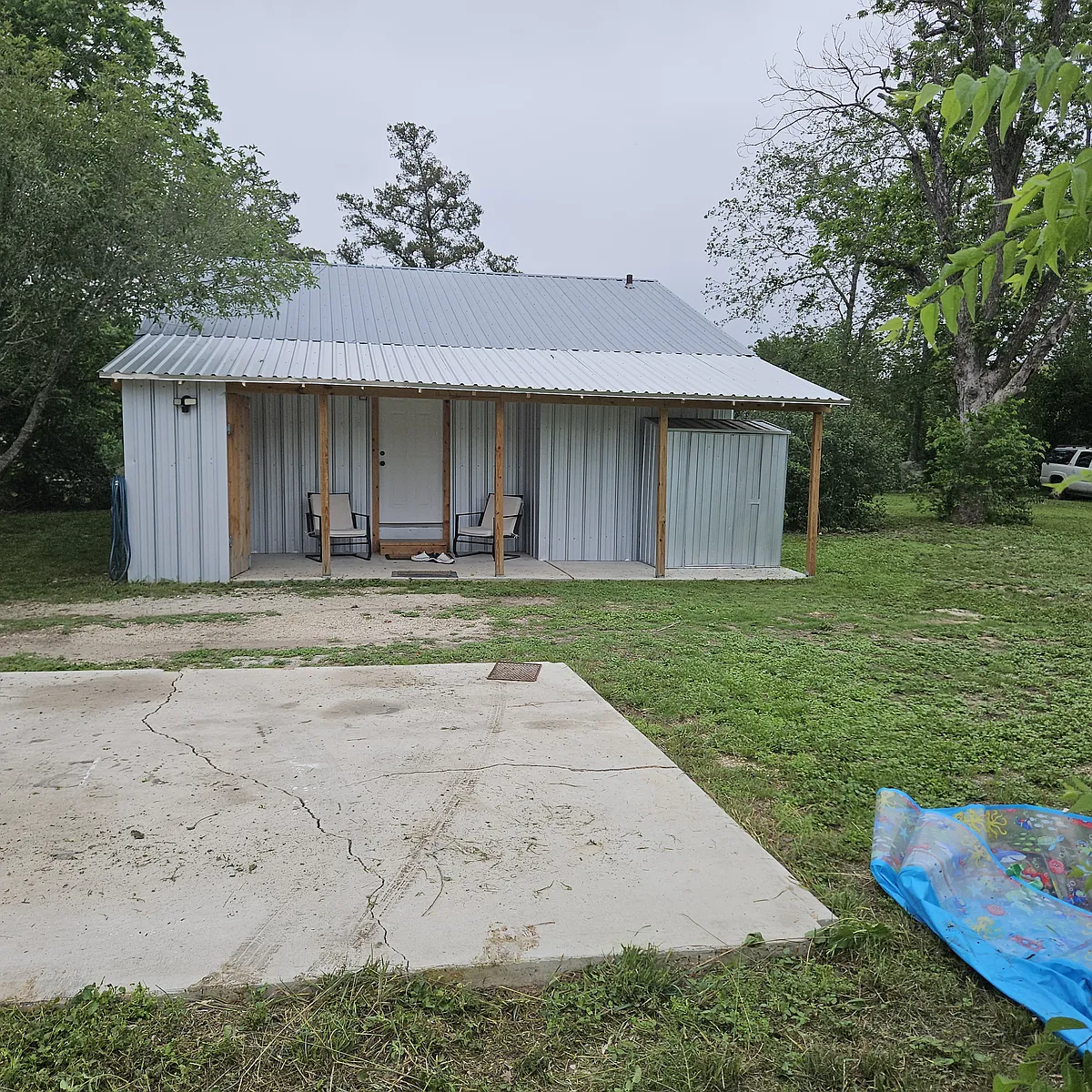 Building Photo - 205 Ermel St