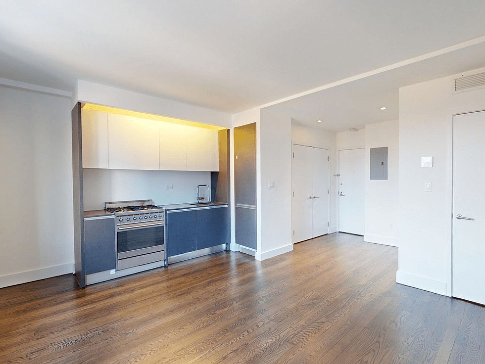 1st image of 666 W End Ave APT 20M