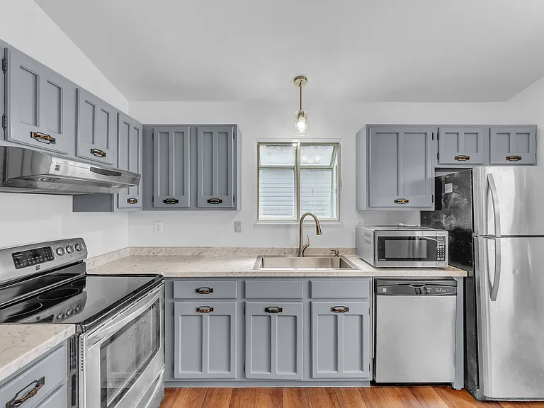 622 E Dale St — Photo 3