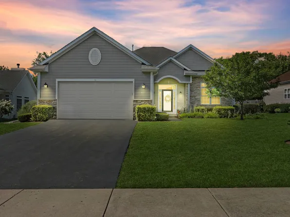 3632 Creekside Ct, Winthrop Harbor, IL 60096