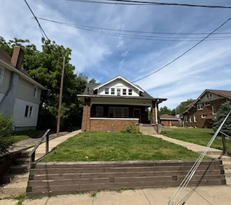 1833 N Wisconsin Ave