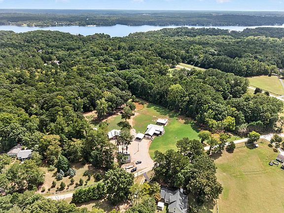 5th image of 1081 Parks Mill Ln