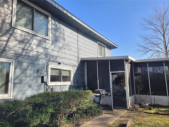 3rd image of 836 Sheree Lyn Ct