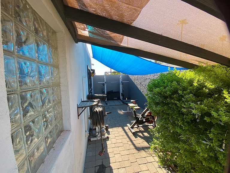 2081 E Alameda Dr — Photo 10
