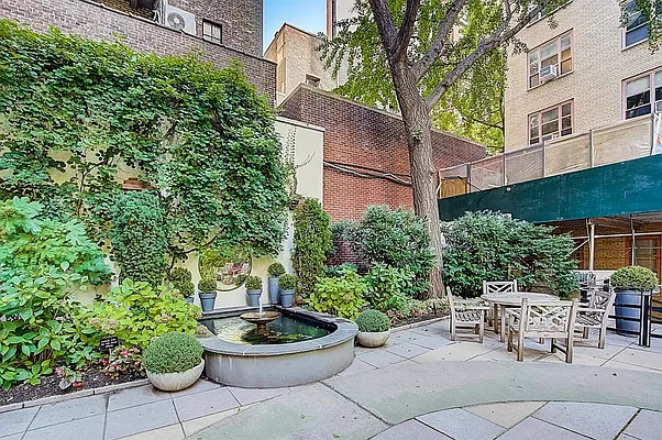 Sold by Redfin Real Estate | media 17