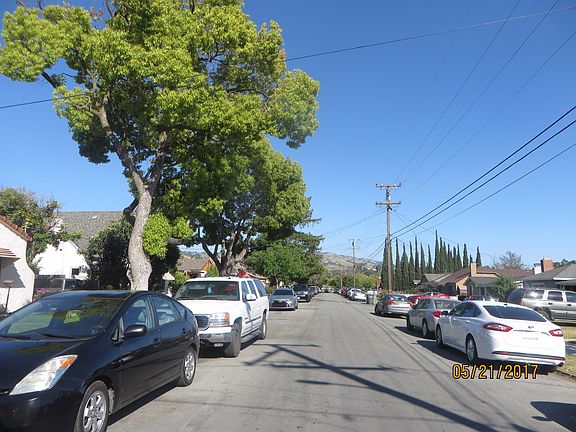 5th image of 103 S Cragmont Ave