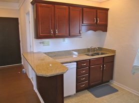 123 W Washington St, Morris, IL