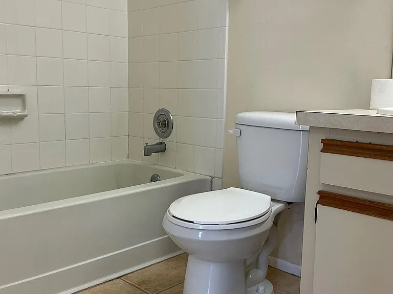 1537 SE Arenson Ln — Photo 7