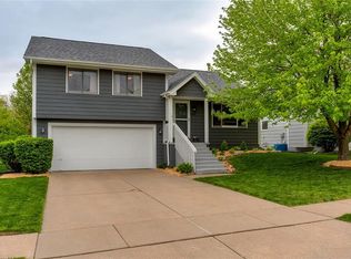465 Waukee Ave, Waukee, IA 50263