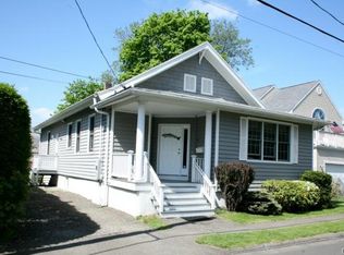 26 Charles St, Milford, CT 06460