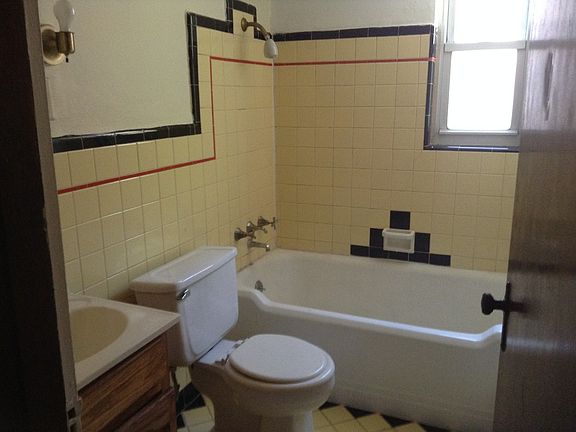 4th image of 948 Ludlow Ave APT 9