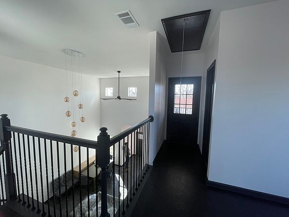 5th image of 110 Dorothy St
