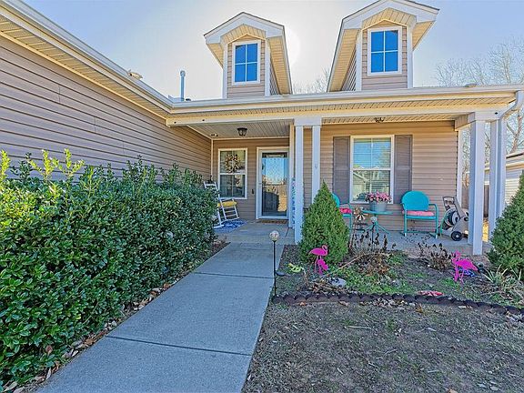 3rd image of 15249 Stillwind Dr