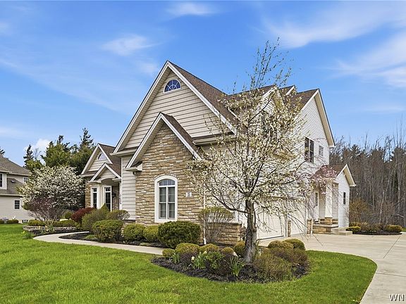 3rd image of 35 Worthington Ln