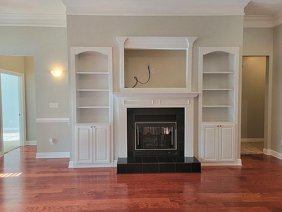 3rd image of 5375 Harlow Ln