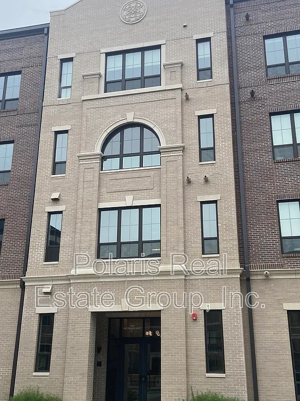 2 bed, 2.0 bath, 1671 sqft, $3,500 — Photo 1