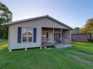 111 Dugas St, Iowa, LA 70647