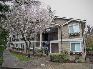 11313 NE 128th St APT E202, Kirkland, WA 98034