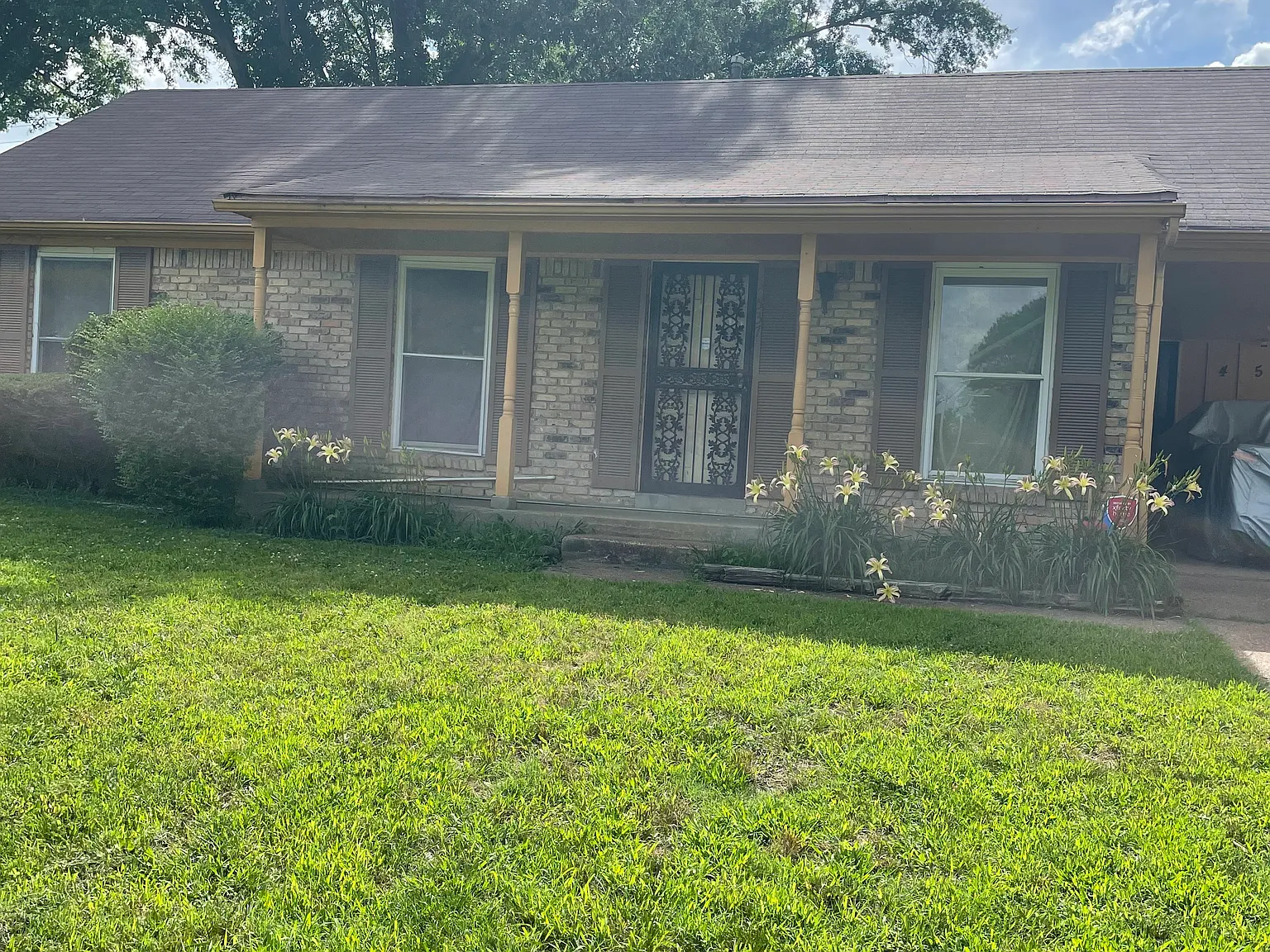 3 bed, 1025 sqft, $1,200 — Photo 2
